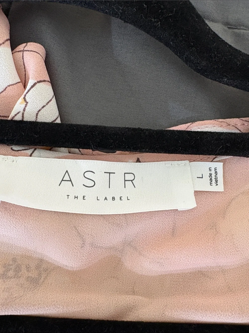 Astr Dusty Pink Floral Ruffle V-Neck Blouse